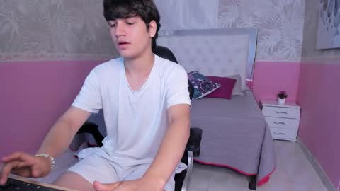 Snapshot of jakesummer_ chatting on 11-27-25, 01:13 Jake online show from 11-27-25, 01:13