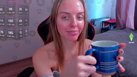 Snapshot of jam_cream chatting on 01-13-25, 07:54 Sofia online show from 01-13-25, 07:54