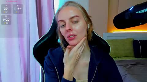 Snapshot of jam_cream chatting on 09-21-25, 11:01 Sofia online show from 09-21-25, 11:01