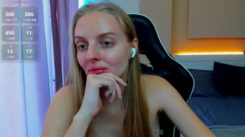 Snapshot of jam_cream chatting on 10-14-25, 08:37 Sofia online show from 10-14-25, 08:37