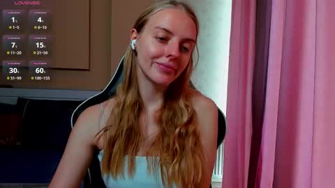 Snapshot of jam_cream chatting on 10-26-25, 08:53 Sofia online show from 10-26-25, 08:53