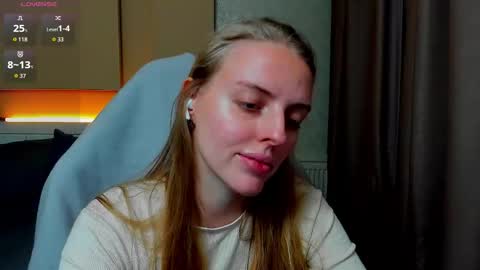 Snapshot of jam_cream chatting on 11-14-25, 05:11 Sofia online show from 11-14-25, 05:11