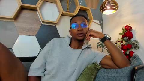 Snapshot of jamalmyst_ chatting on 02-15-25, 01:10 online show from 02-15-25, 01:10