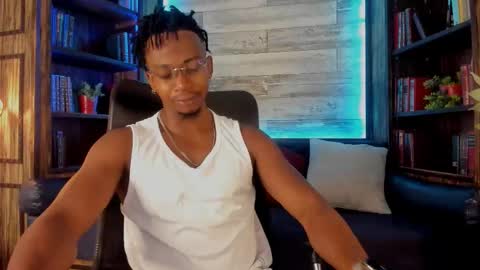 Snapshot of jamalmyst_ chatting on 10-06-25, 04:10 online show from 10-06-25, 04:10