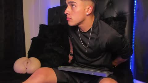 LeonardoInsta LeonardoperezcoPvt open online show from 01-14-25, 03:53