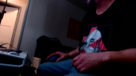 Snapshot of james30cup chatting on 01-08-25, 09:42 what you in too online show from 01-08-25, 09:42