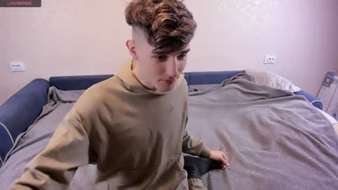 Snapshot of james_mil chatting on 12-28-24, 08:04 James online show from 12-28-24, 08:04