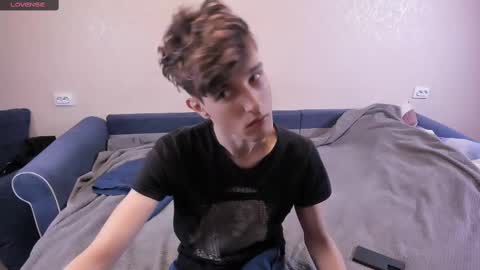 Snapshot of james_mil chatting on 02-13-25, 07:42 James online show from 02-13-25, 07:42