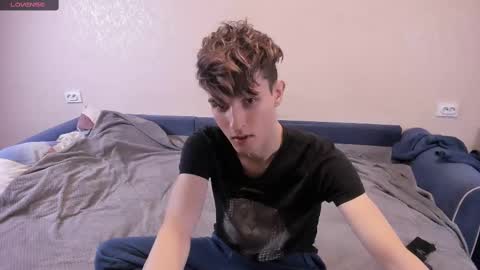 Snapshot of james_mil chatting on 02-13-25, 10:43 James online show from 02-13-25, 10:43