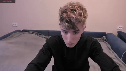 Snapshot of james_mil chatting on 03-07-25, 07:05 James online show from 03-07-25, 07:05