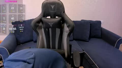 Snapshot of james_mil chatting on 09-19-25, 08:09 James online show from 09-19-25, 08:09