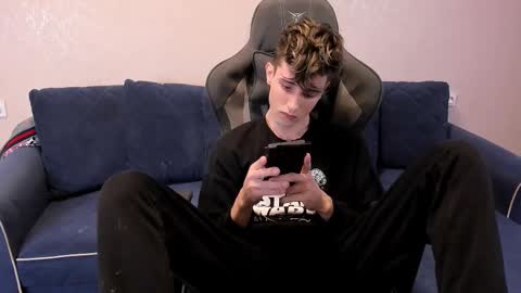 Snapshot of james_mil chatting on 10-02-25, 07:54 James online show from 10-02-25, 07:54