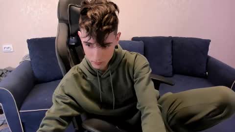 Snapshot of james_mil chatting on 10-29-25, 07:26 James online show from 10-29-25, 07:26