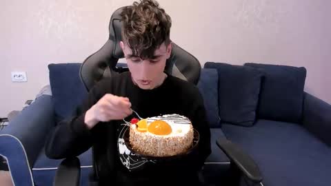 Snapshot of james_mil chatting on 11-04-25, 07:24 James online show from 11-04-25, 07:24