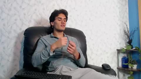 Snapshot of james_morrisonm chatting on 04-22-26, 01:12 james_morrisonm online show from 04-22-26, 01:12