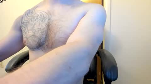 Snapshot of jamesaka1 chatting on 11-07-25, 01:55 James online show from 11-07-25, 01:55