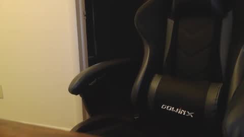 Snapshot of jamesaka1 chatting on 11-21-25, 07:56 James online show from 11-21-25, 07:56