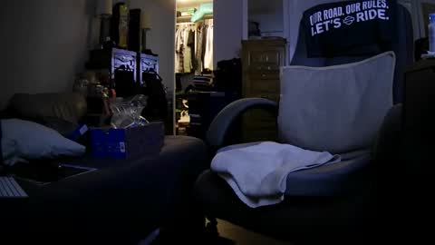 Snapshot of jamesbondage_0069 chatting on 02-11-26, 03:22 James Bondage online show from 02-11-26, 03:22