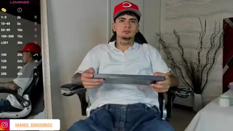 Snapshot of jamesdekker chatting on 09-16-25, 07:59 jamesdekker online show from 09-16-25, 07:59