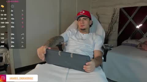 Snapshot of jamesdekker chatting on 10-01-25, 08:15 jamesdekker online show from 10-01-25, 08:15