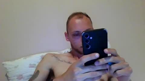 Snapshot of jamesengland23 chatting on 06-08-26, 01:28 James England online show from 06-08-26, 01:28
