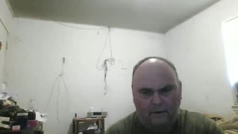 Hey online show from 09-29-25, 05:40