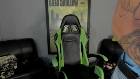 Jamesinked  online show from 12-30-24, 04:19