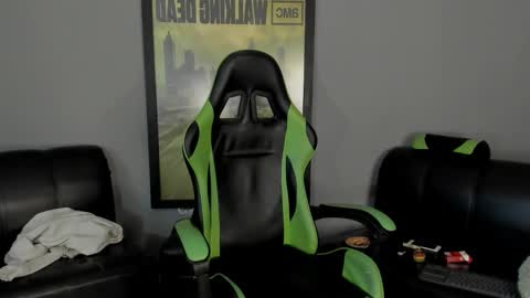 Jamesinked  online show from 01-27-25, 07:56