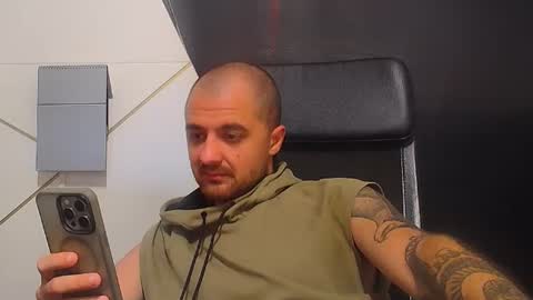 Snapshot of jamesmyersx chatting on 07-16-26, 03:45 JamesMyers online show from 07-16-26, 03:45