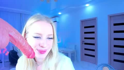 Snapshot of jane__klein chatting on 01-04-25, 10:24 Jenia online show from 01-04-25, 10:24