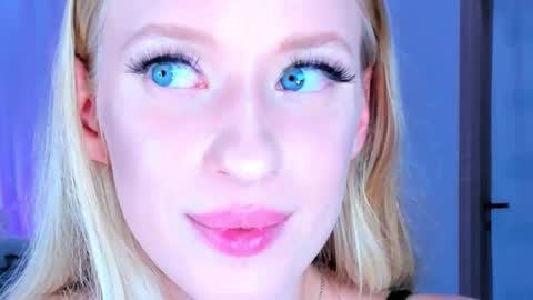 Snapshot of jane__klein chatting on 09-11-25, 04:23 Jenia online show from 09-11-25, 04:23