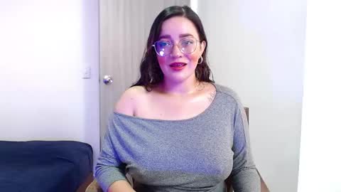 Snapshot of jane_and_paul1 chatting on 01-19-25, 10:49 online show from 01-19-25, 10:49