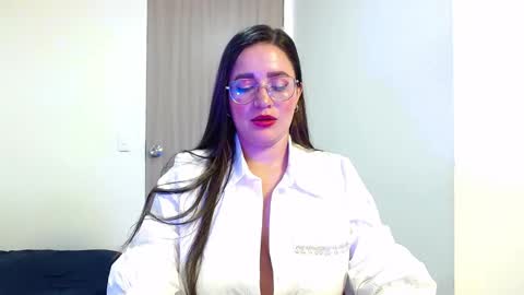 Snapshot of jane_and_paul1 chatting on 02-05-25, 02:40 online show from 02-05-25, 02:40