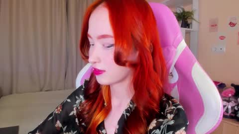 Snapshot of jane_mendezz chatting on 12-15-25, 05:39 Mary Jane online show from 12-15-25, 05:39