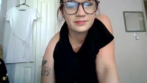 Snapshot of janemaggie chatting on 02-22-26, 04:27 MaggieJane online show from 02-22-26, 04:27