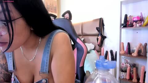 Snapshot of janette_rider_ chatting on 01-30-25, 09:36 Janette online show from 01-30-25, 09:36