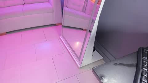 Janinne  online show from 02-12-26, 10:54