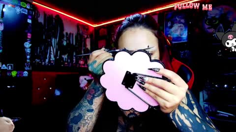 Snapshot of janna_ink chatting on 04-11-26, 12:15 online show from 04-11-26, 12:15