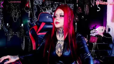 Snapshot of janna_ink chatting on 05-09-26, 09:20 online show from 05-09-26, 09:20