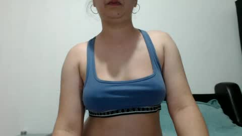 Snapshot of jannee29 chatting on 06-21-26, 05:37 janne online show from 06-21-26, 05:37