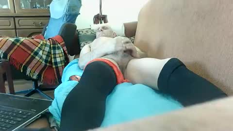 Yaro online show from 04-17-26, 05:54