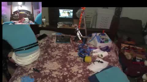 Savanah Taylor online show from 12-21-25, 01:40