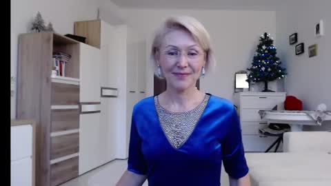 Snapshot of jasmin18v chatting on 12-12-24, 02:00 Jasmin room for people 40 online show from 12-12-24, 02:00
