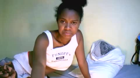 Snapshot of jasminah176750 chatting on 10-17-25, 06:05 jasminah176750 online show from 10-17-25, 06:05