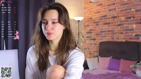 Snapshot of jasmindoroti chatting on 11-04-25, 06:12 Chloe online show from 11-04-25, 06:12