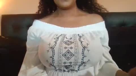 Snapshot of jasmine_devine1 chatting on 05-28-26, 07:00 Jasmine online show from 05-28-26, 07:00