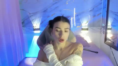 Snapshot of jasmine_hyper_1 chatting on 03-11-25, 08:42 Jas online show from 03-11-25, 08:42