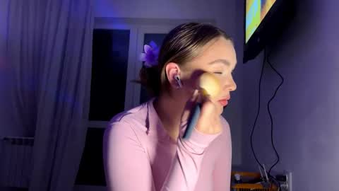 Snapshot of jatreff chatting on 12-17-25, 05:41 Ginny online show from 12-17-25, 05:41