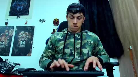 Javier online show from 03-03-25, 02:04