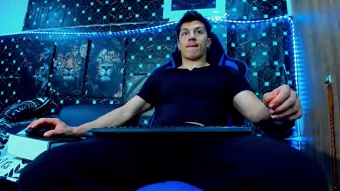 Javier online show from 10-13-25, 10:54